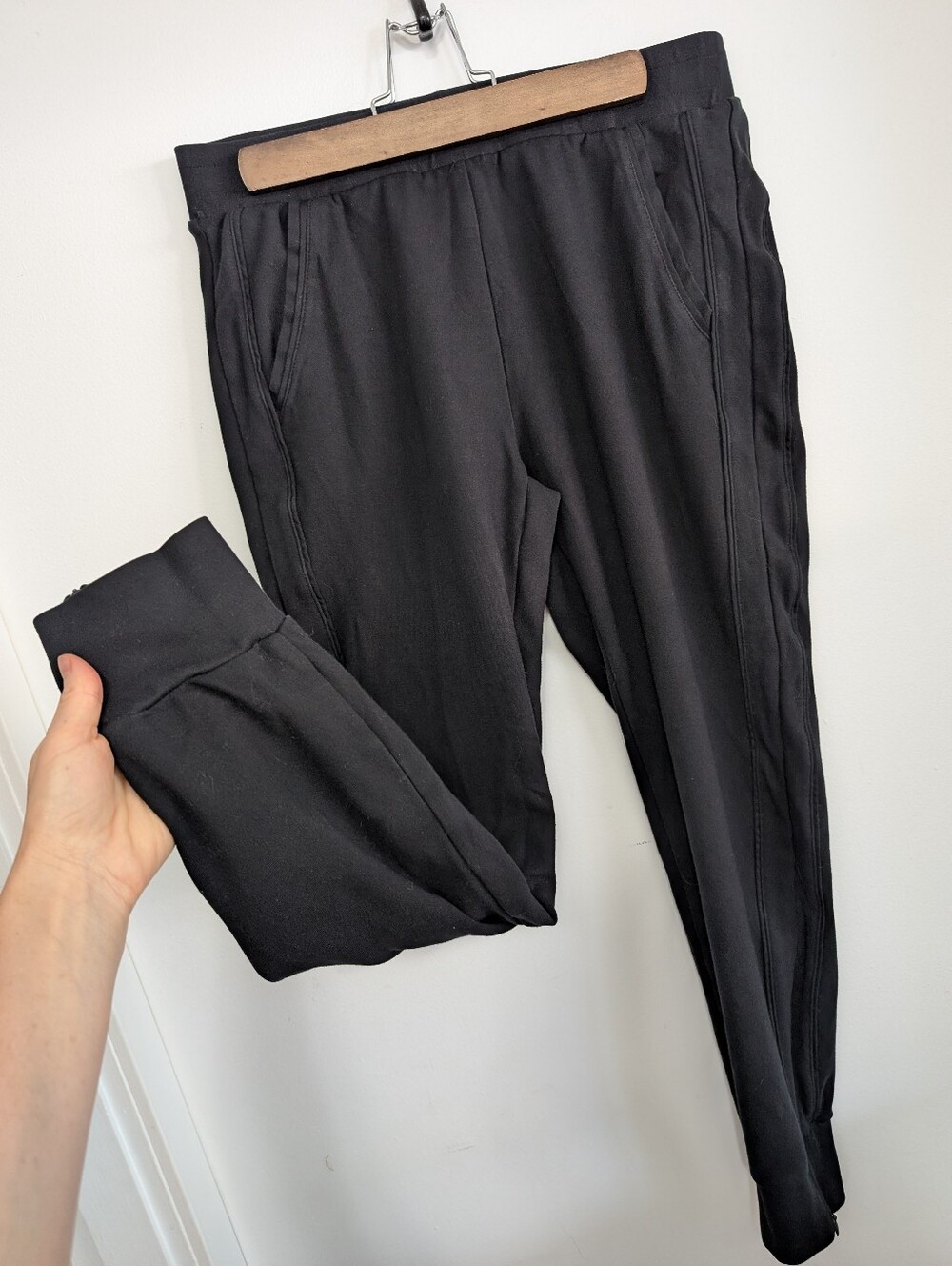 Fabletics Medium High Waisted Joggers Black Lounge Pants Stretch Soft Casual